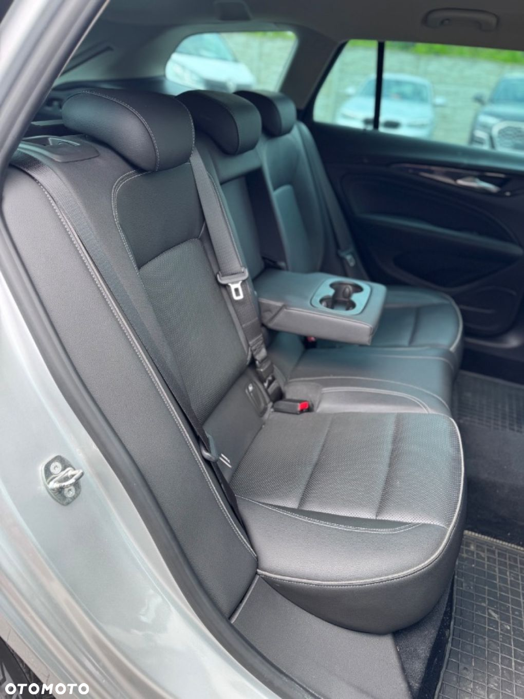 Opel Insignia - 37