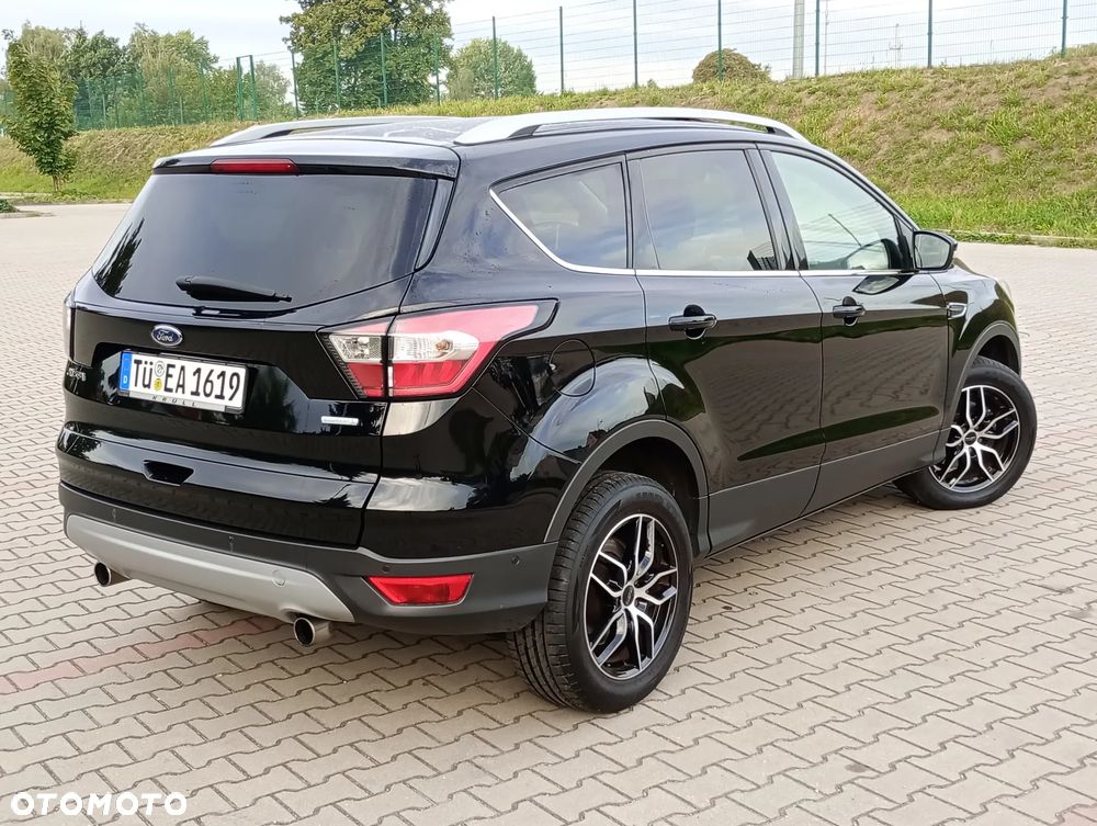 Ford Kuga 1.5 EcoBoost 2x4 Titanium - 3