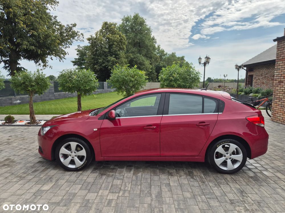 Chevrolet Cruze 1.8 LTZ+ - 12