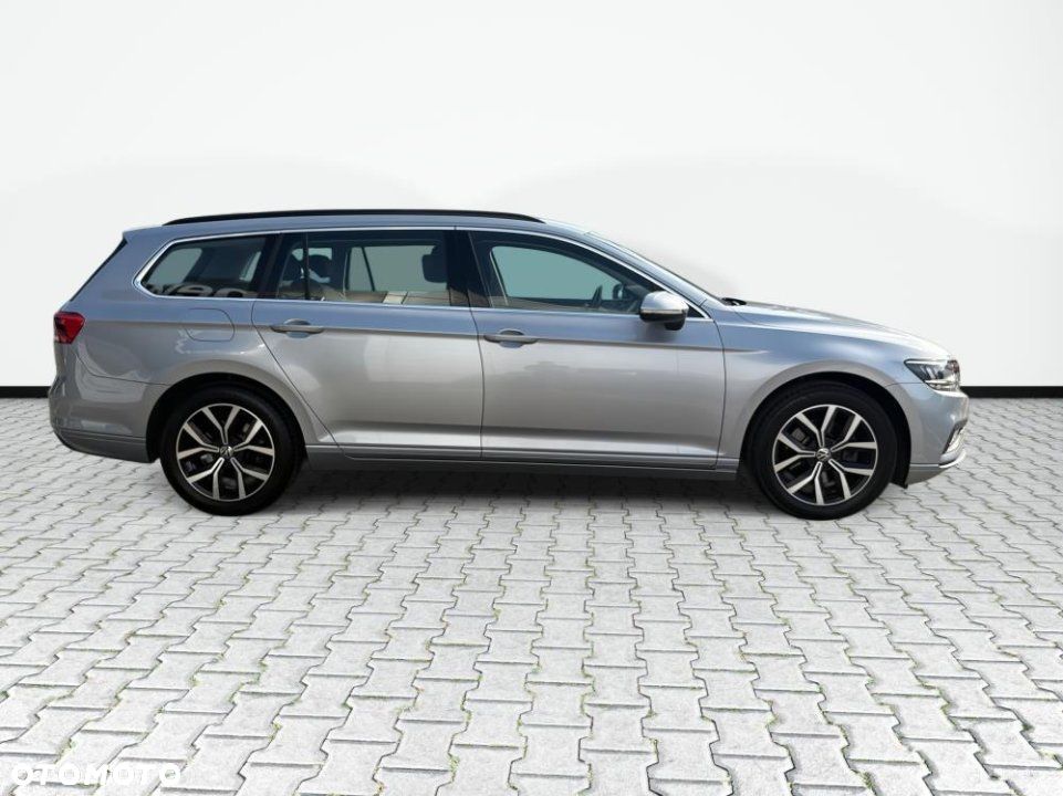 Volkswagen Passat - 4