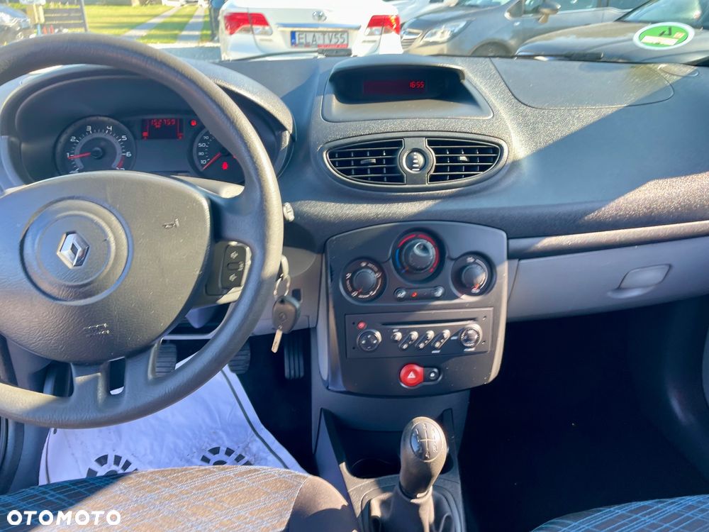 Renault Clio 1.2 16V Authentique - 29