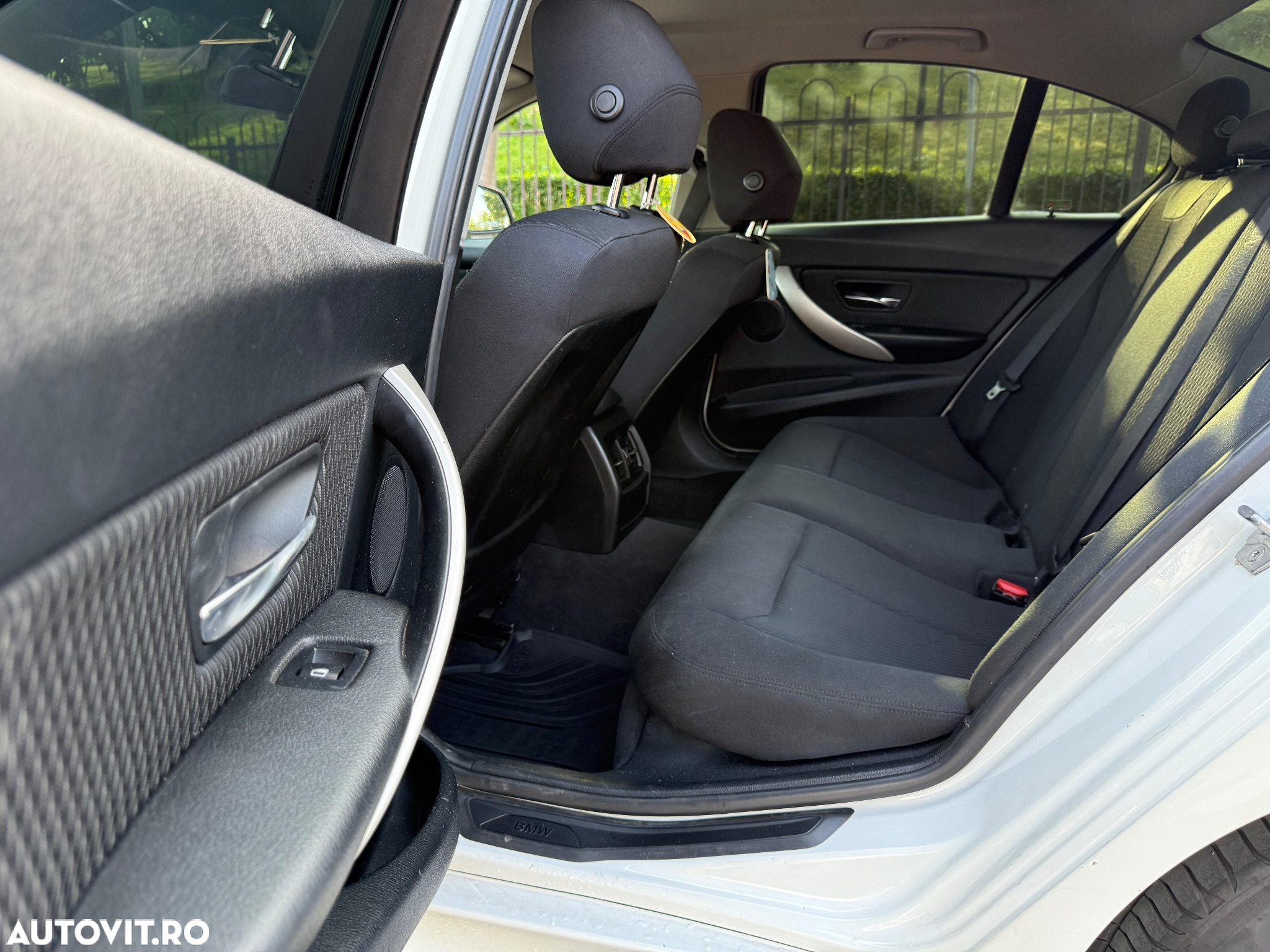 BMW Seria 3 - 32