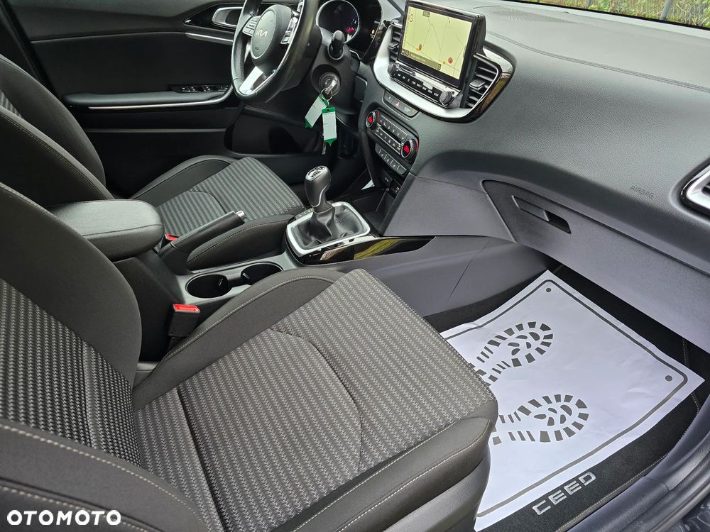 Kia Ceed 1.5 T-GDI OPF Vision - 16