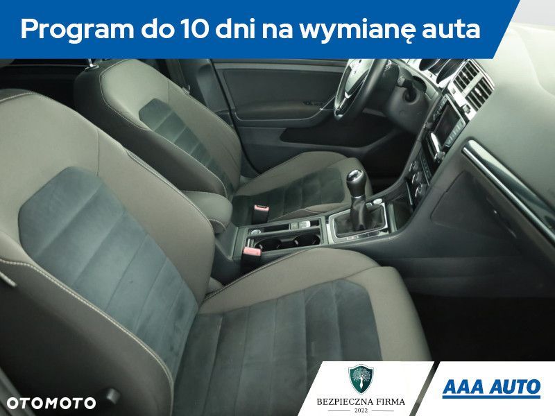 Volkswagen Golf - 9