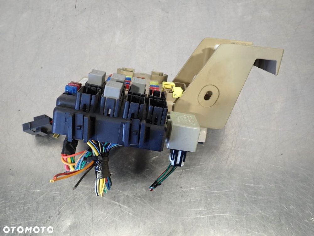 SKRZYNKA BEZPIECZNIKÓW SUBARU IMPREZA 1.5 82201FG010 - 5