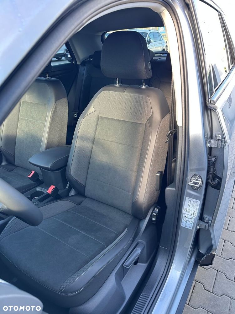 Volkswagen T-Roc - 13