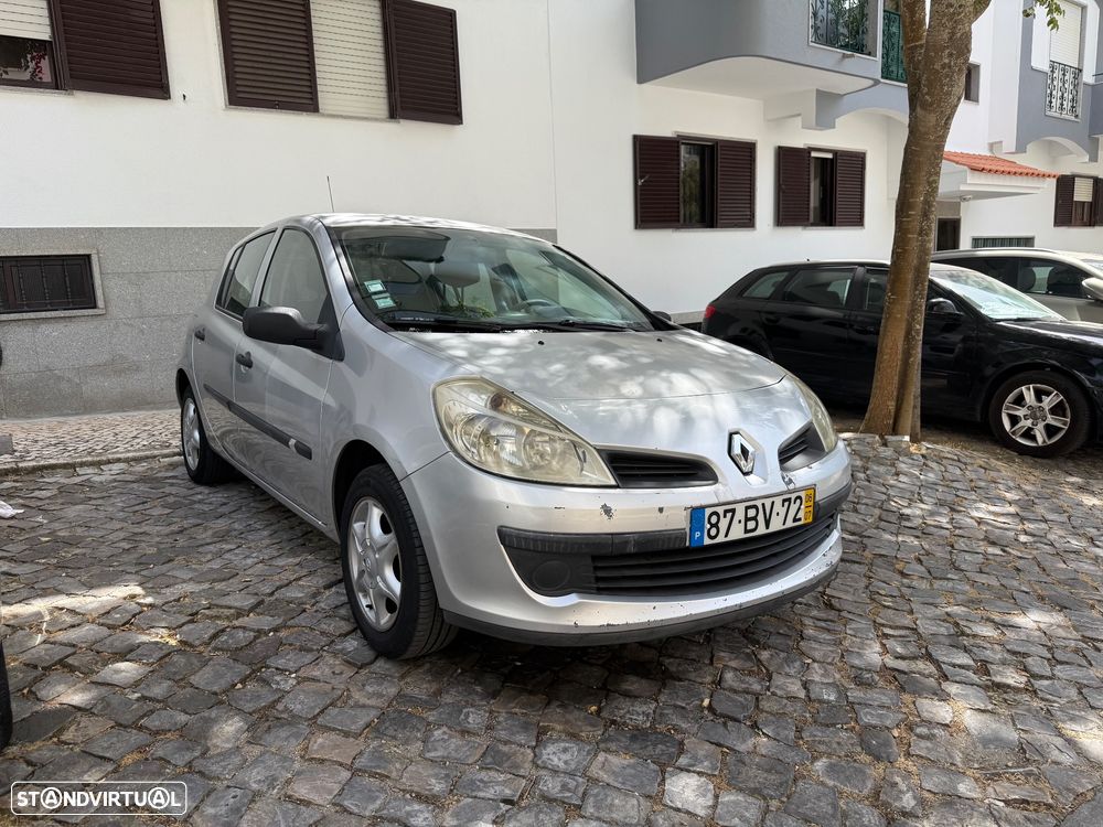 Renault Clio 1.2 16V Confort - 3