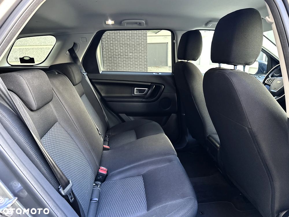 Land Rover Discovery Sport - 12