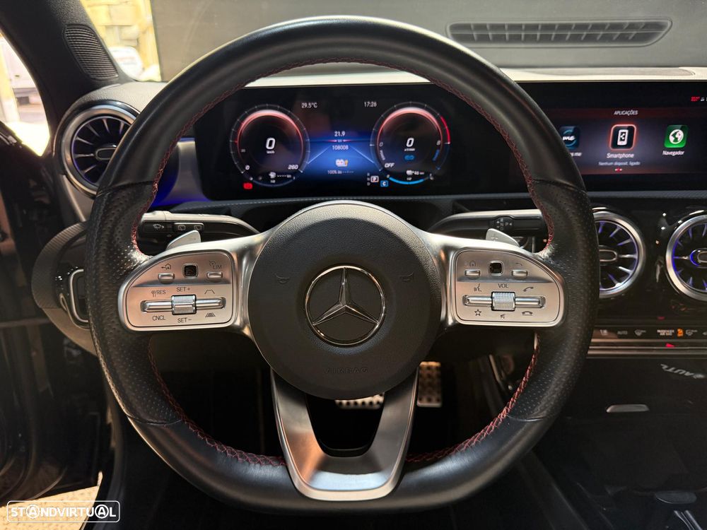 Mercedes-Benz A 250 e 8G-DCT AMG Line - 22