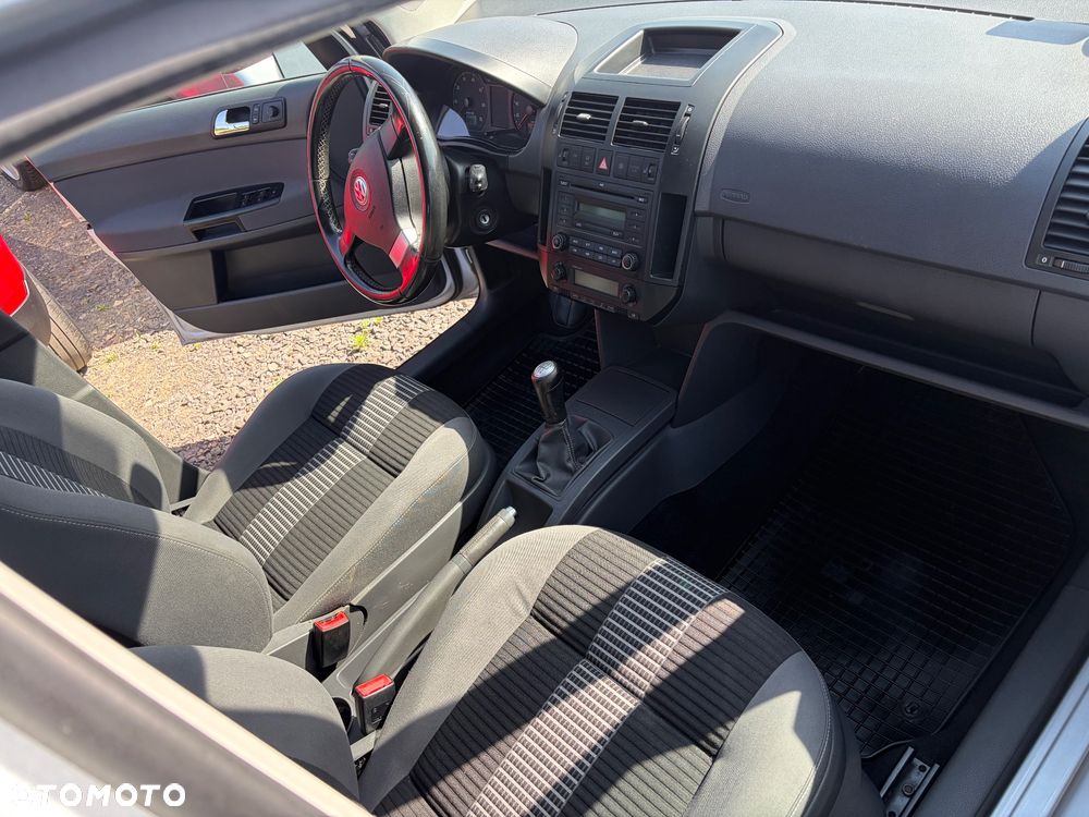 Volkswagen Polo 1.4 16V Comfortline - 19