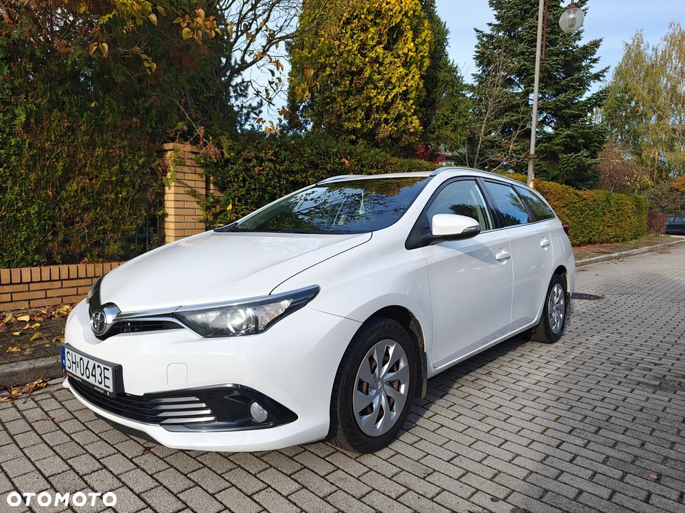 Toyota Auris 2016 photo 2