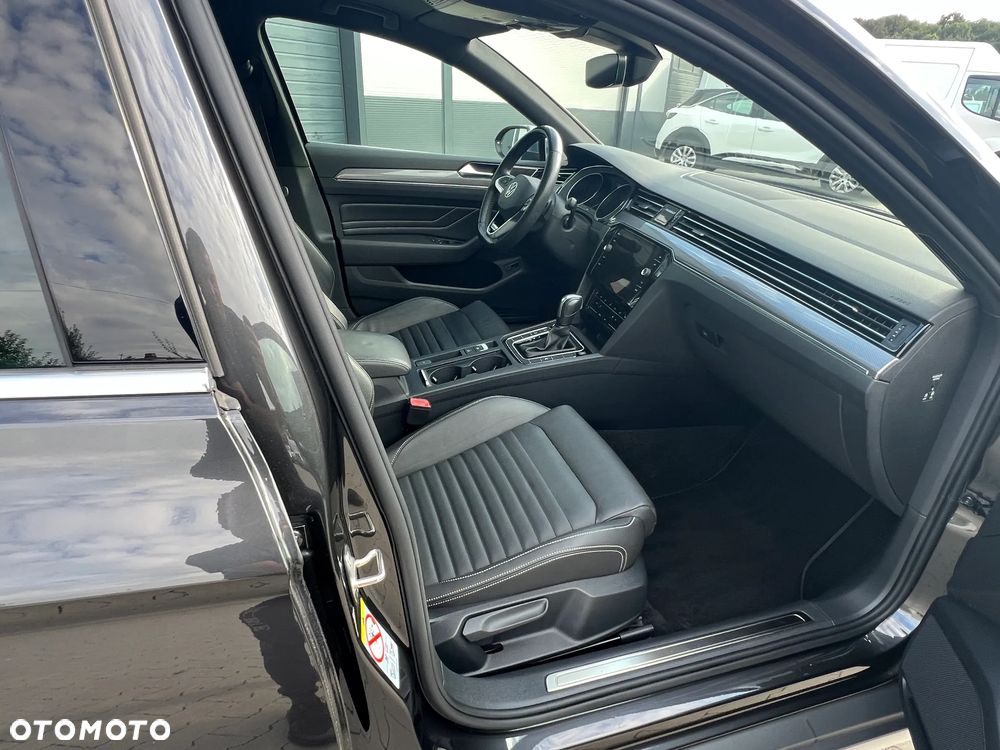 Volkswagen Passat Alltrack 2.0 TDI SCR DSG 4Motion - 14
