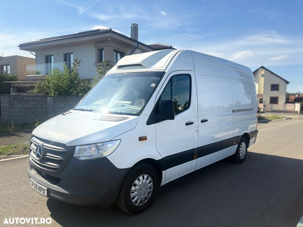 Mercedes-Benz Sprinter - 1