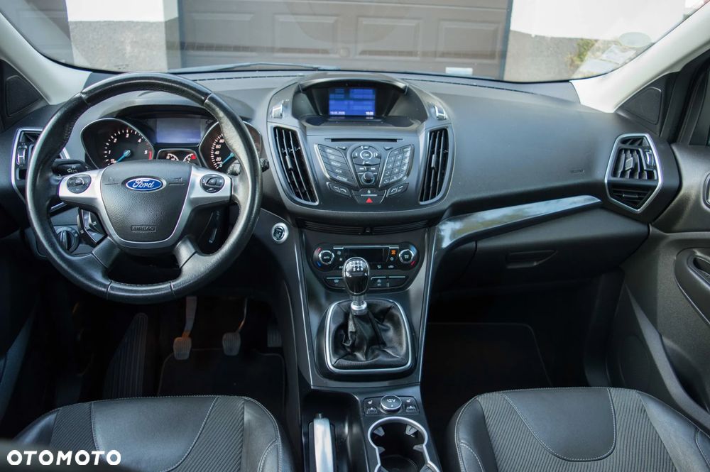 Ford Kuga 2.0 TDCi 2x4 Titanium - 20
