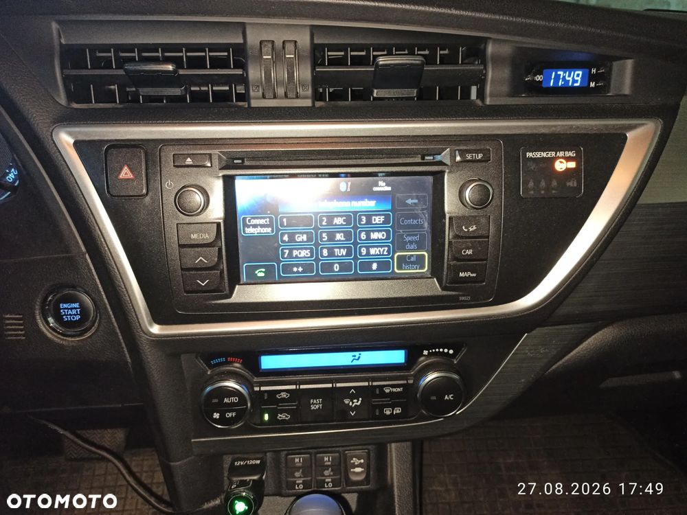 Toyota Auris 1.6 Premium MS - 16