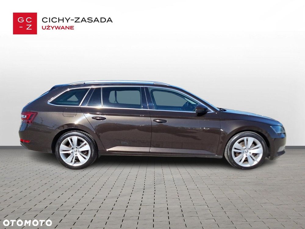 Skoda Superb 2.0 TDI Style DSG - 6