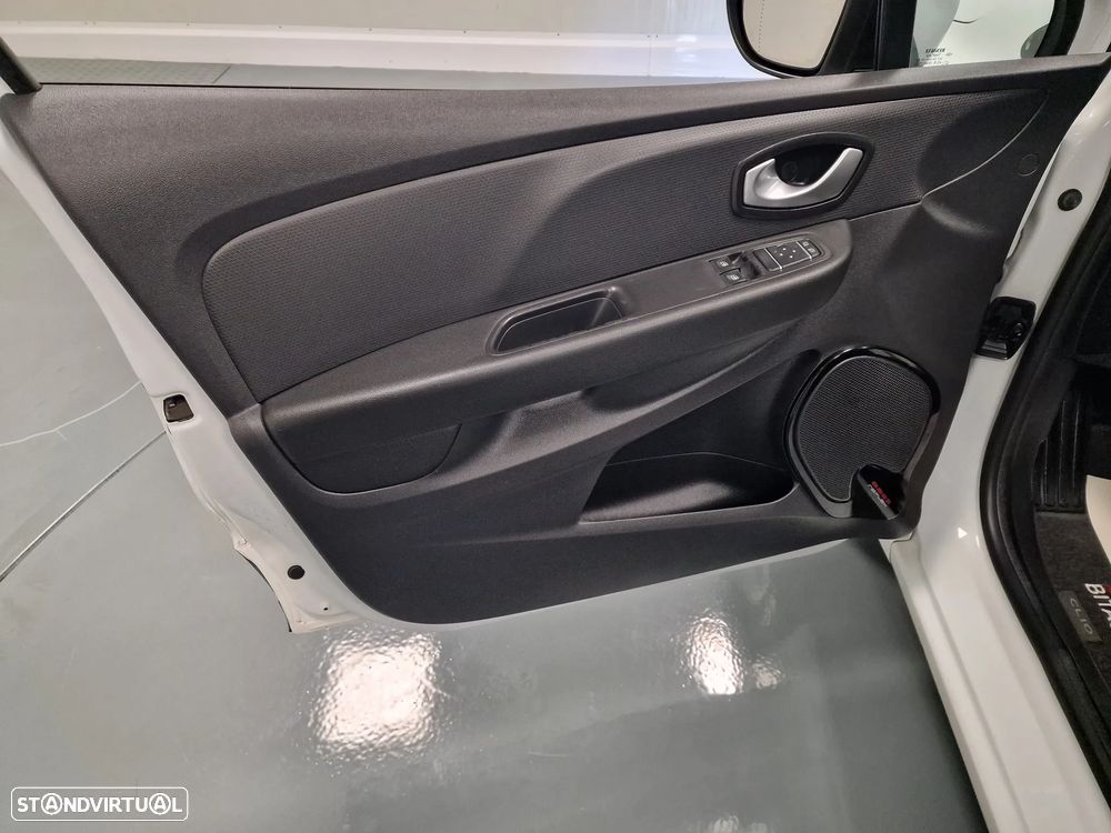 Renault CLIO SOCIETE 1.5 DCI 90CV INTENS GPS IVA DEDUTIVEL - 47