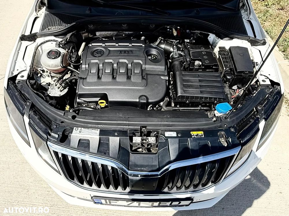 Skoda Octavia 1.6 TDI DSG Ambition - 6