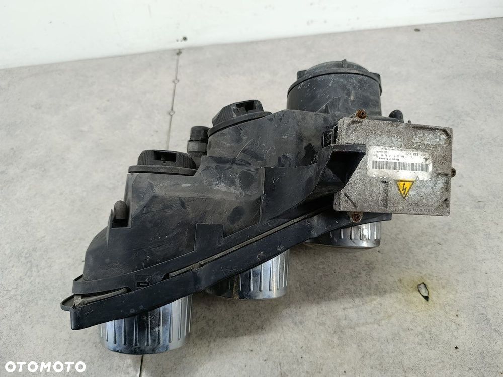 LAMPA PRZÓD PRAWA XENON ALFA ROMEO 159 60683987 1307329123  AL - 9