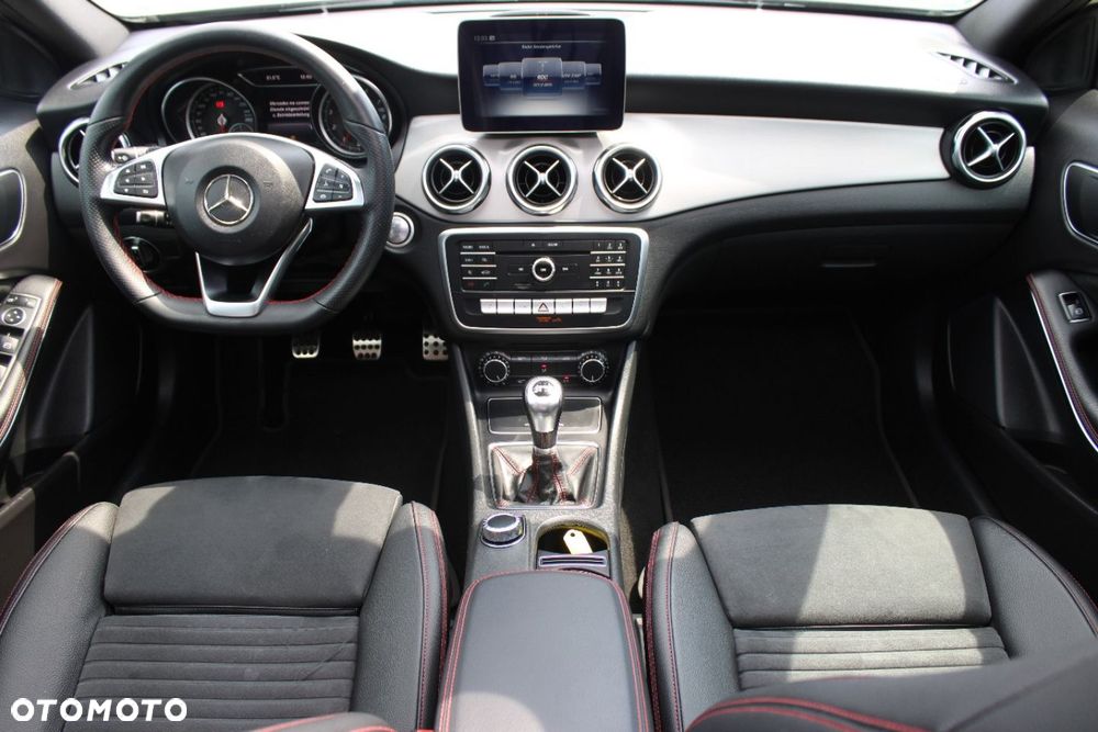 Mercedes-Benz GLA - 29