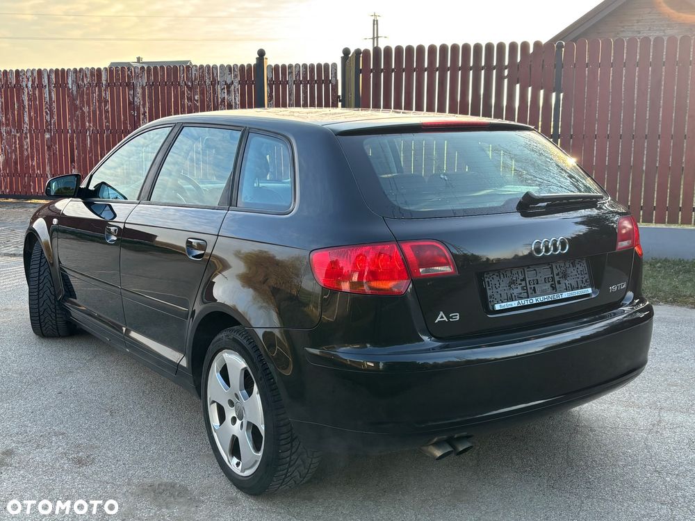 Audi A3 Sportback - 3