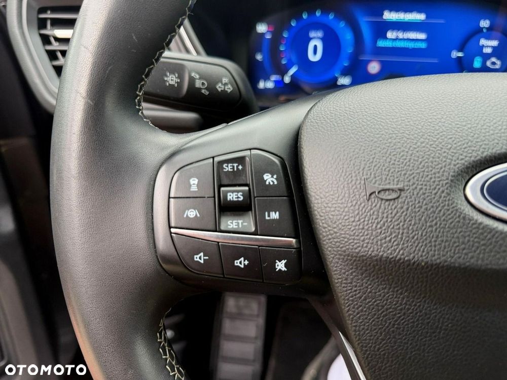 Ford Kuga - 32