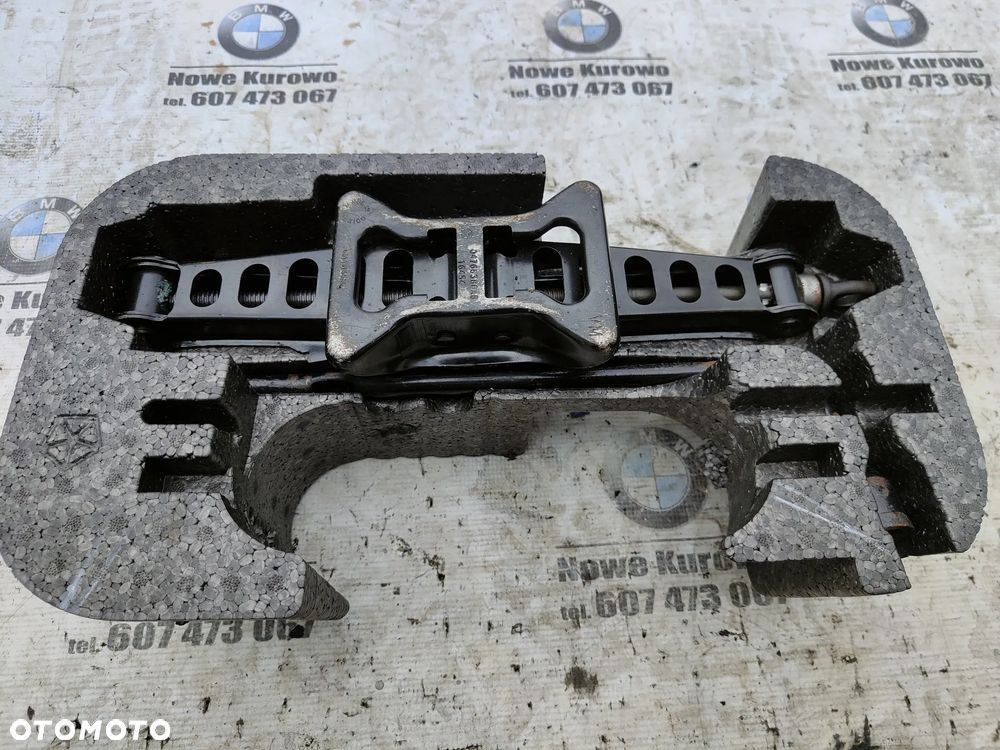 DODGE Journey FIAT Freemont Lewarek samochodowy podnośnik klucz do kół wkładka bagażnika - 2
