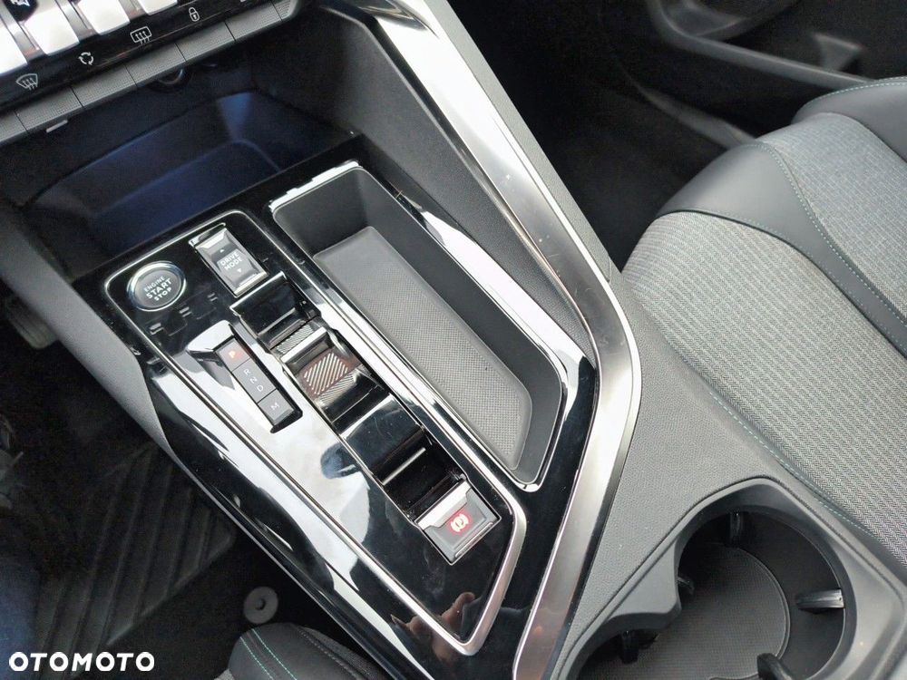 Peugeot 3008 1.2 PureTech Allure Pack S&S EAT8 - 13