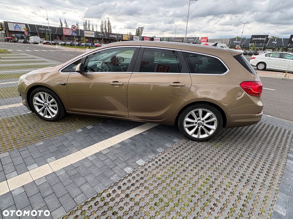 Opel Astra 1.6 T Cosmo - 17