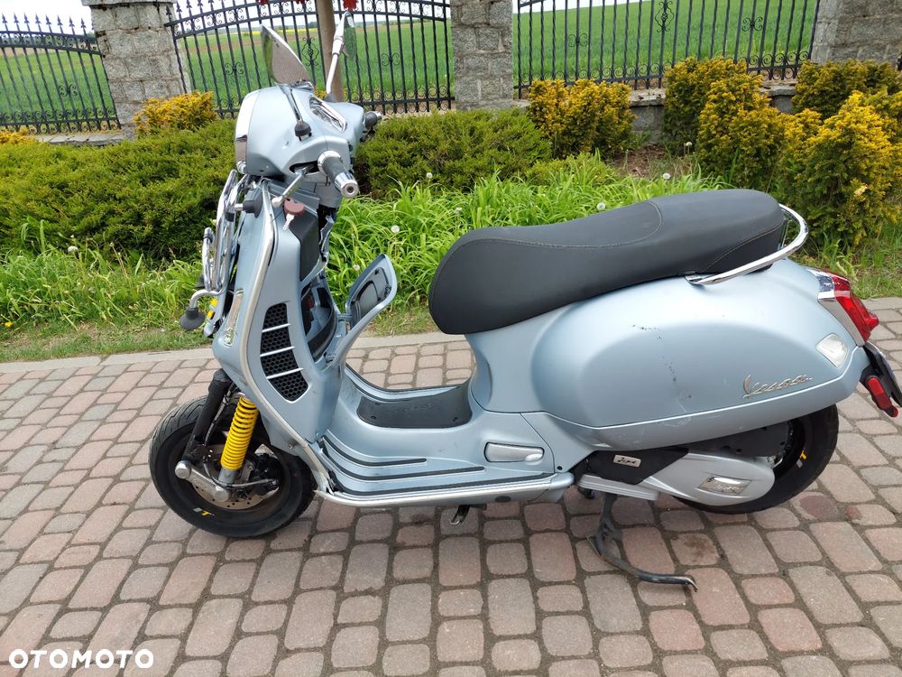 Piaggio Vespa - 2