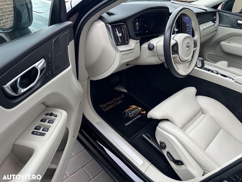 Volvo XC 60 B4 MHEV AT AWD Ultimate Dark - 12
