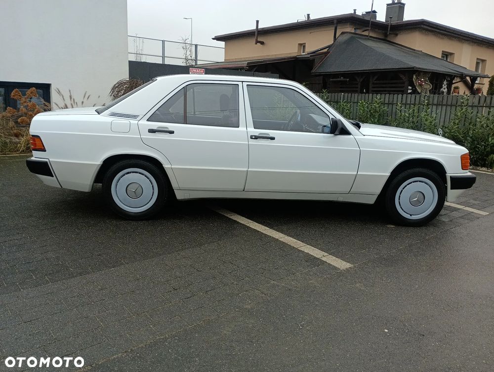 Mercedes-Benz W201 (190) - 35