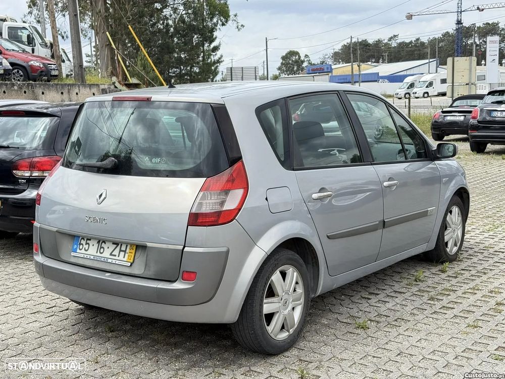 Renault Scénic 1.5 dCi Confort - 11