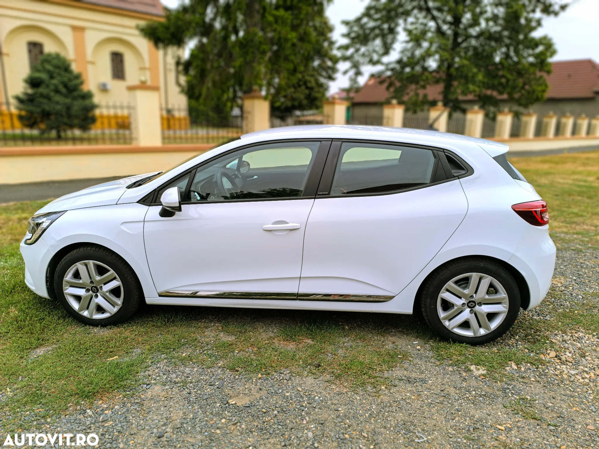 Renault Clio E-TECH Hybrid 140 ZEN - 7