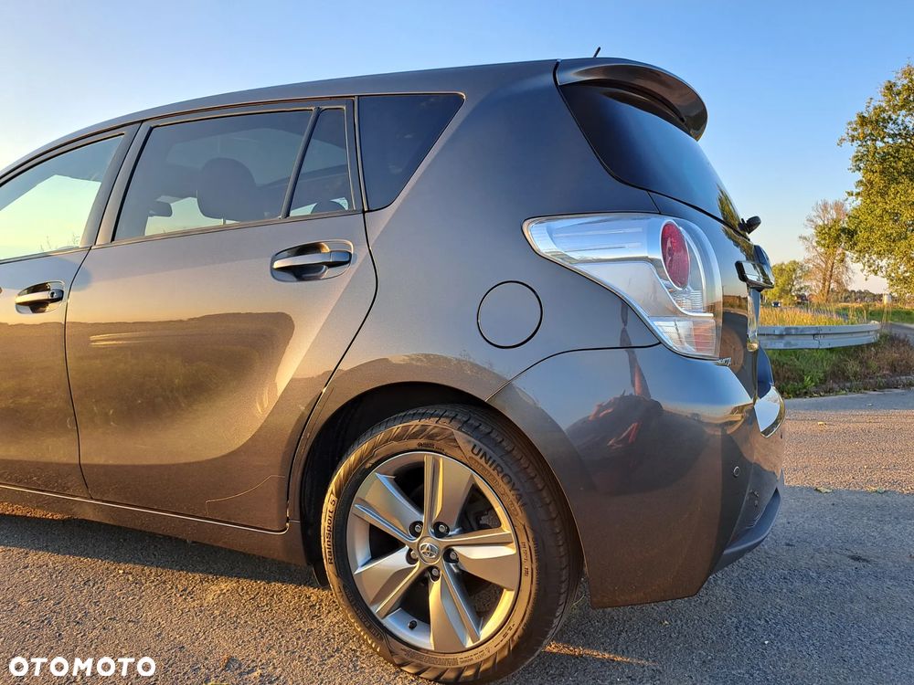 Toyota Verso 1.6 D-4D Prestige - 28