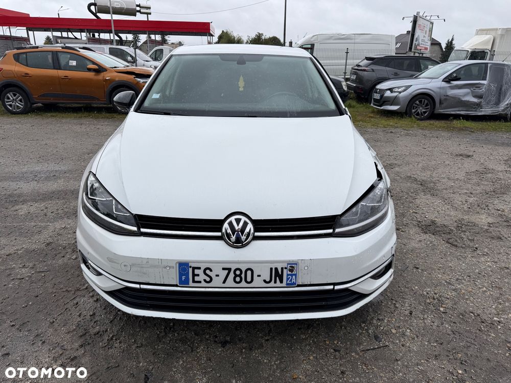 Volkswagen Golf - 6