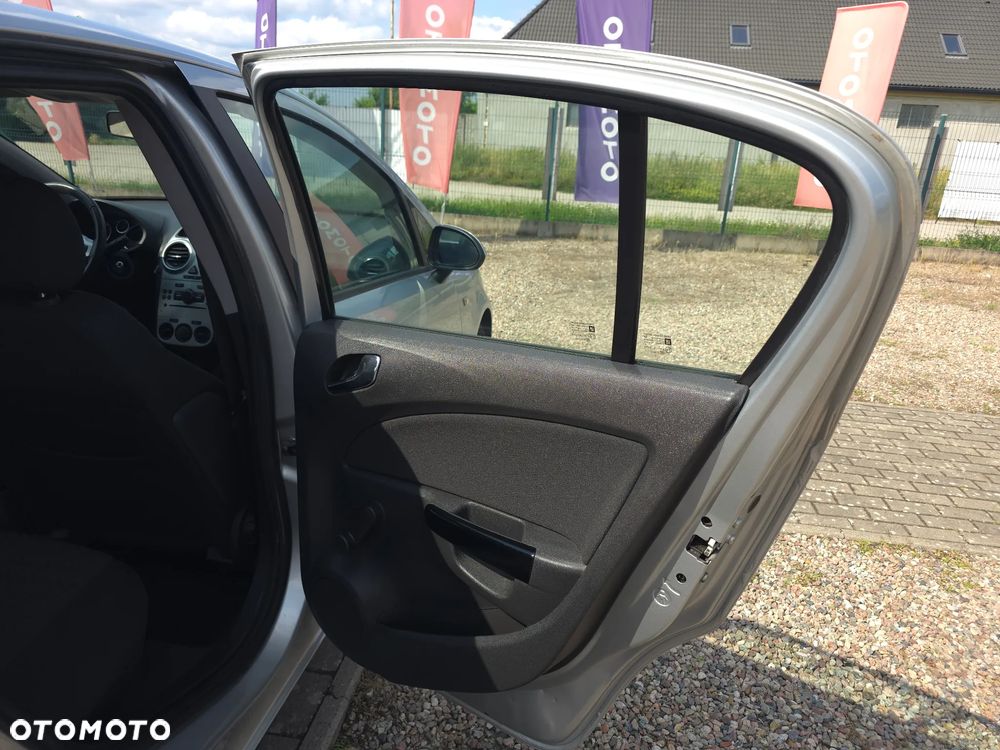 Opel Corsa 1.4 16V Edition - 11