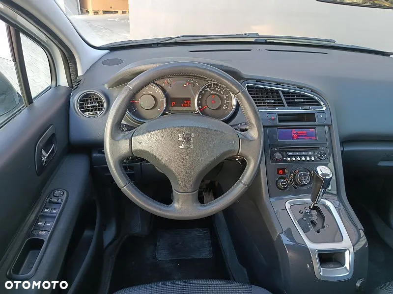 Peugeot 5008 - 10