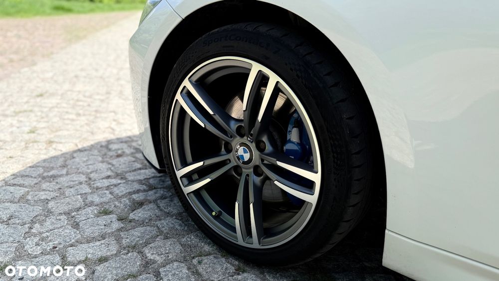 BMW Seria 3 335xi - 14