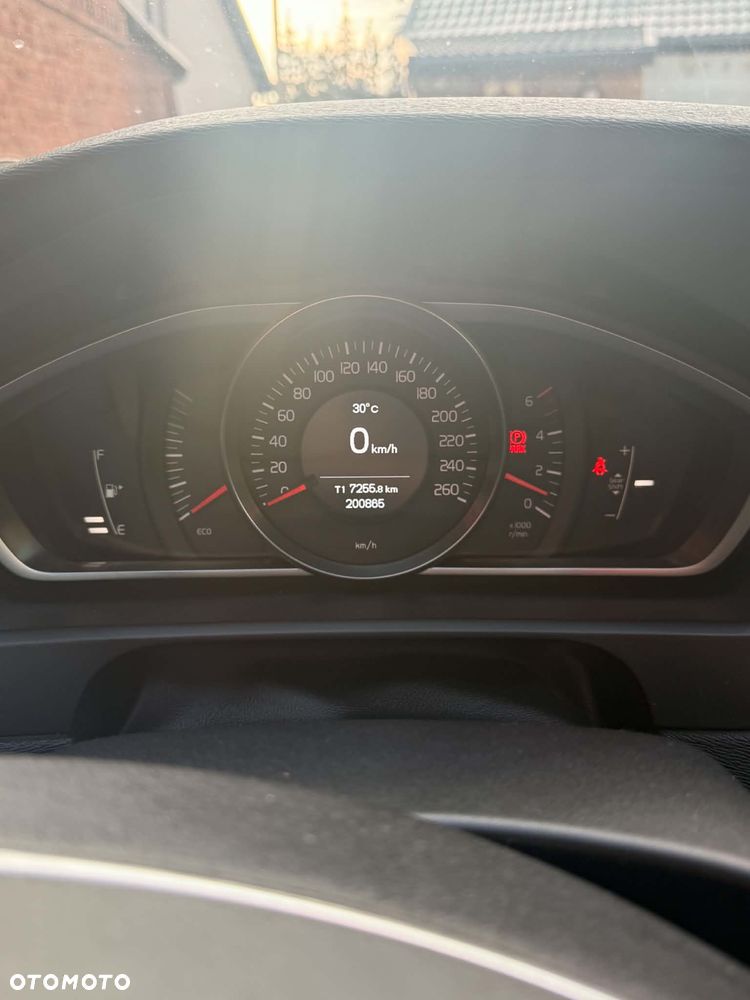 Volvo V40 Cross Country - 5