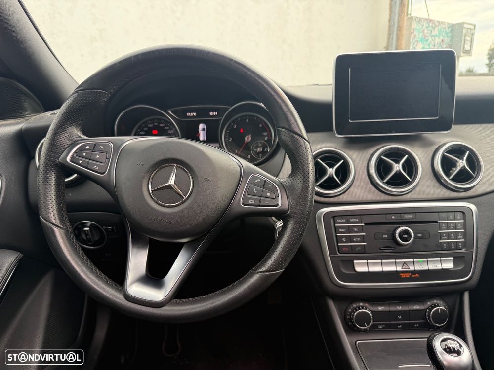 Mercedes-Benz CLA 200 d Shooting Brake - 14