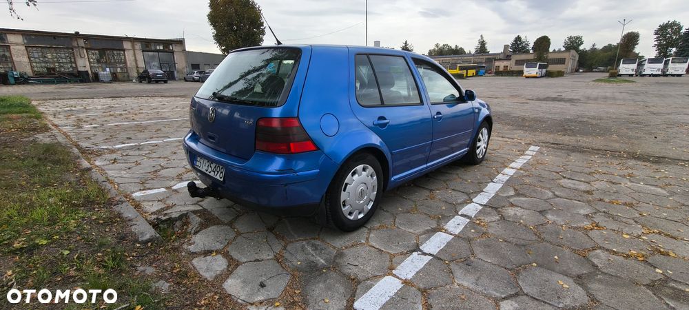 Volkswagen Golf - 4