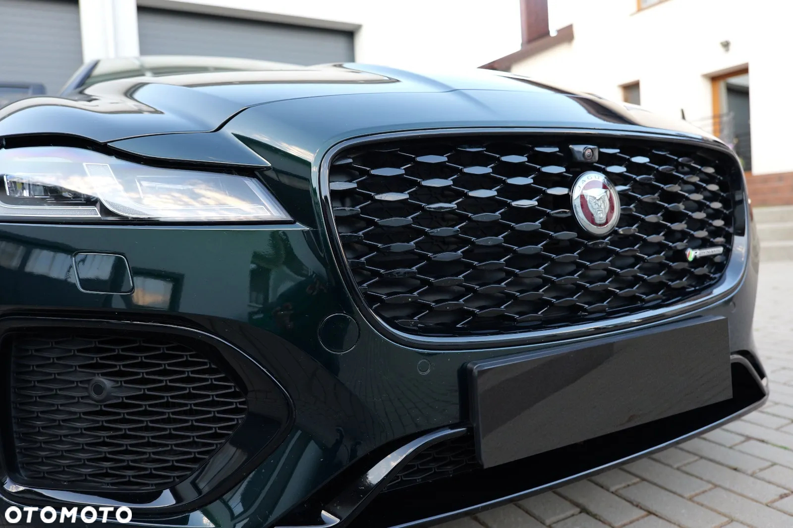 Jaguar XF 2.0 P250 R-Dynamic Black - 31