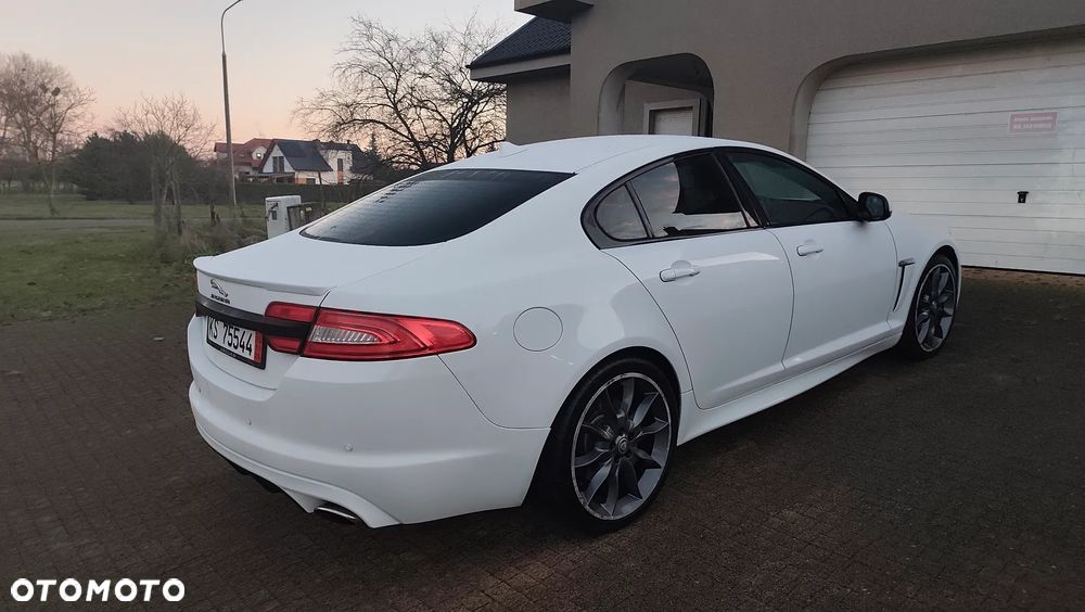 Jaguar XF 3.0 V6 D R-Sport - 21