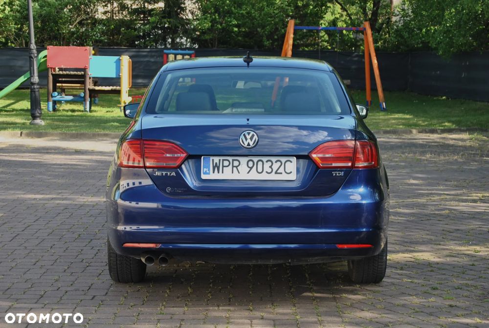 Volkswagen Jetta 2.0 TDI Match - 17