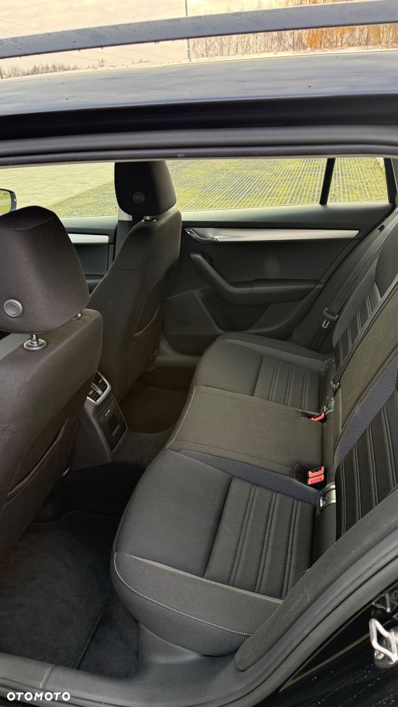 Skoda Octavia 2.0 TSI 4x4 Style DSG - 11