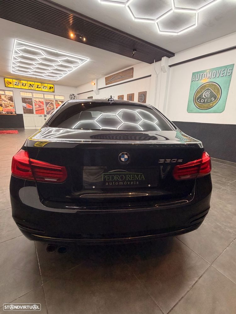 BMW 330 e iPerformance Line Luxury - 17