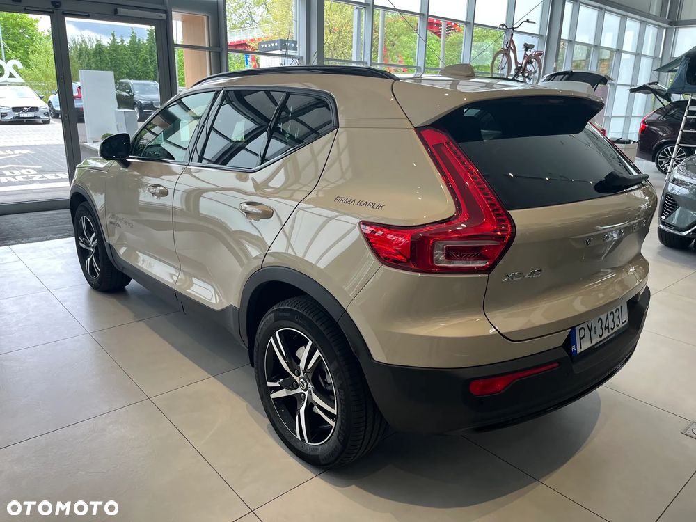 Volvo XC 40 B3 Plus Dark - 6