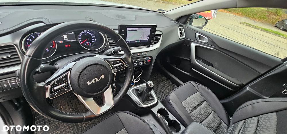 Kia XCeed - 14