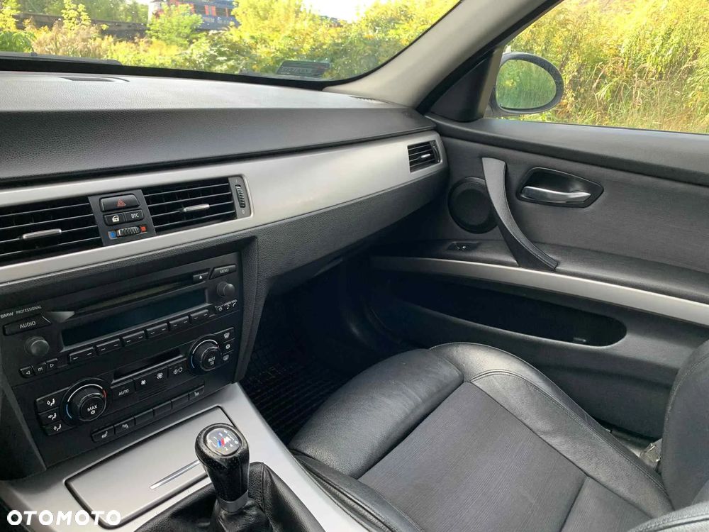 BMW Seria 3 320d DPF Touring Edition Fleet - 15